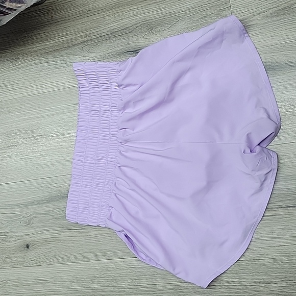 NIKE WOMEN'S SHORTS. - Picture 3 of 5